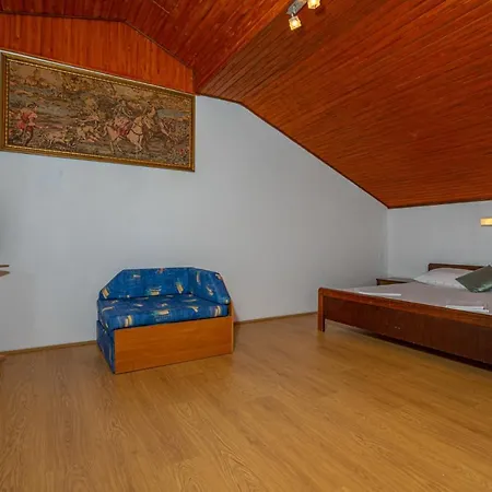 In 41601 Apartment