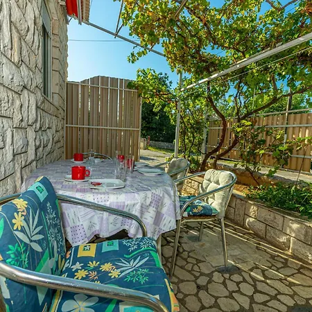 In 41601 Apartment *
