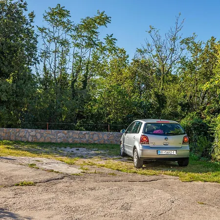 In 41601 Apartment *